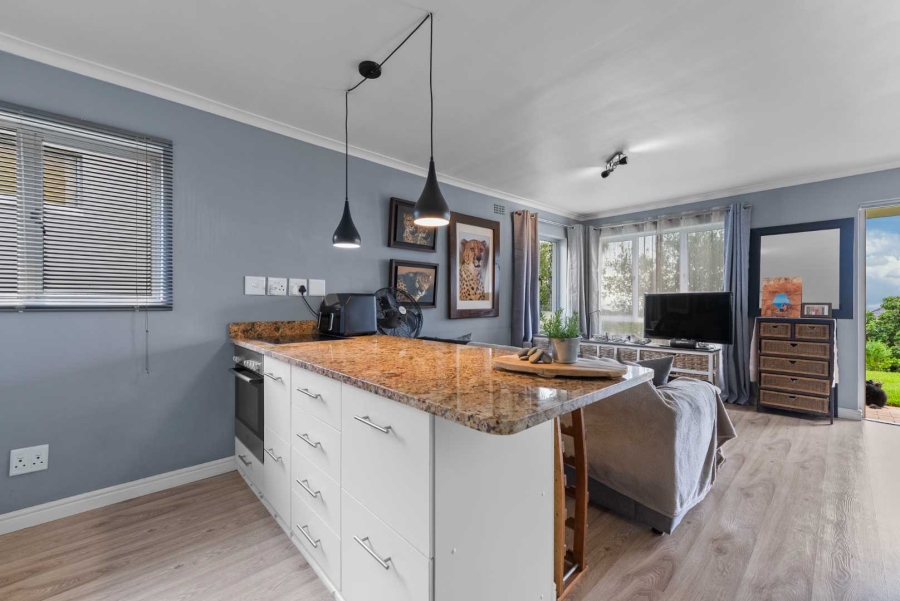 1 Bedroom Property for Sale in Vredehoek Western Cape